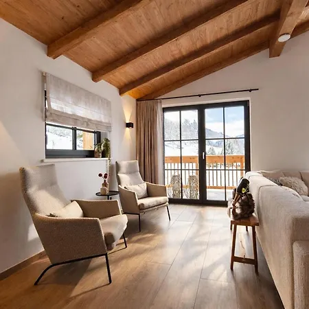 Tauernlodge Eben E4 シャレー