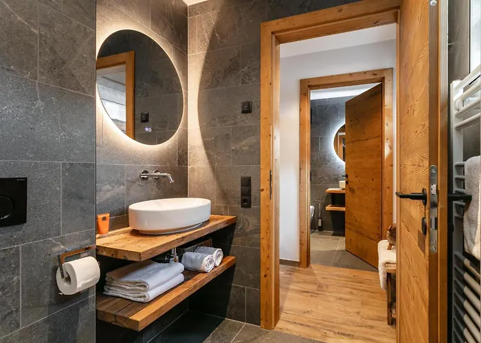 Tauernlodge Eben E4 木屋